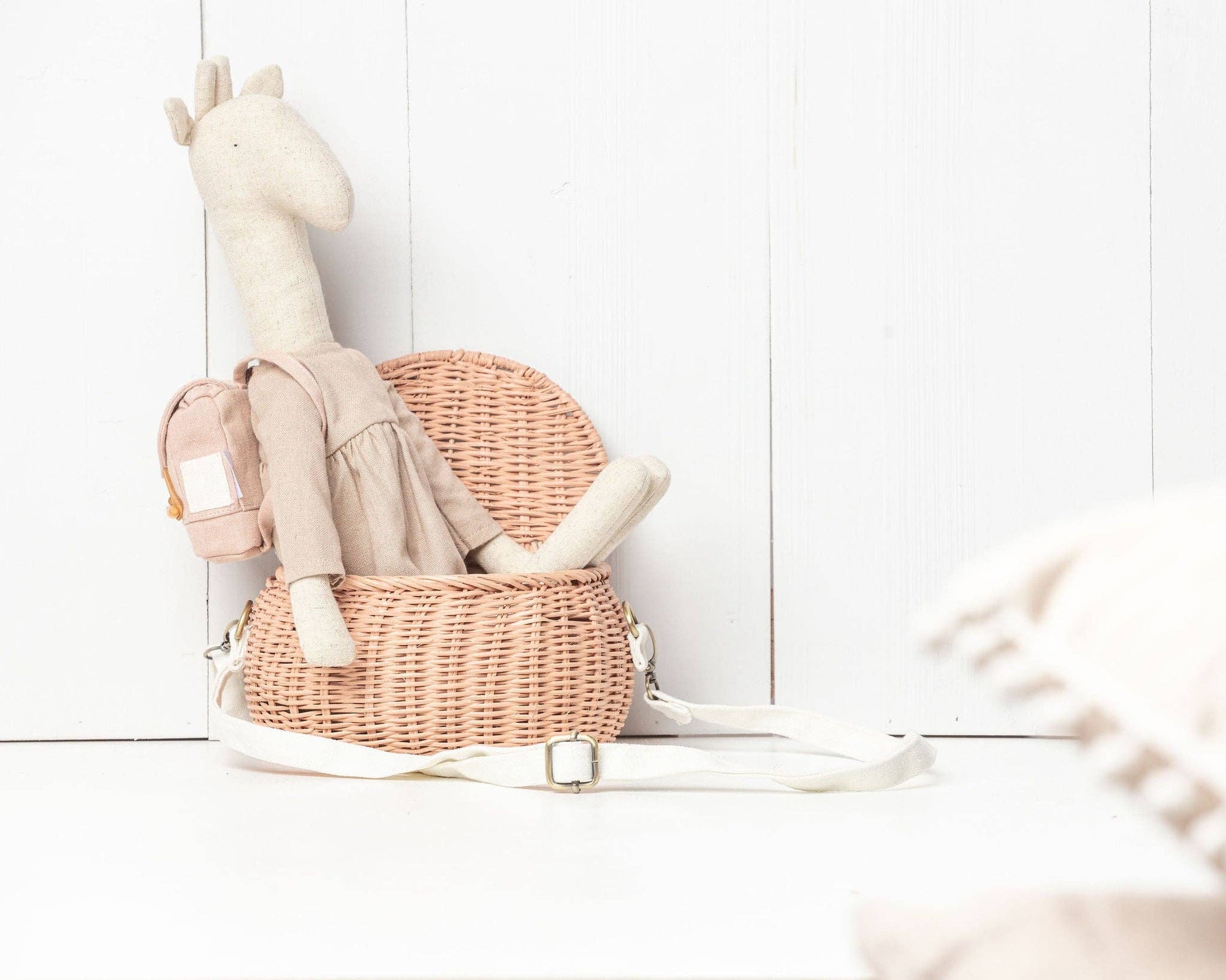 The Adventure Pickles Giraffe | Pink