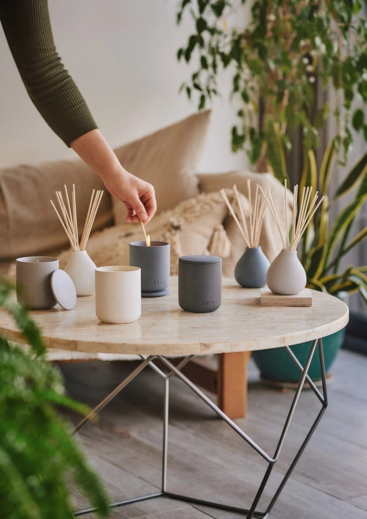 Indian Sandalwood Scented Candle