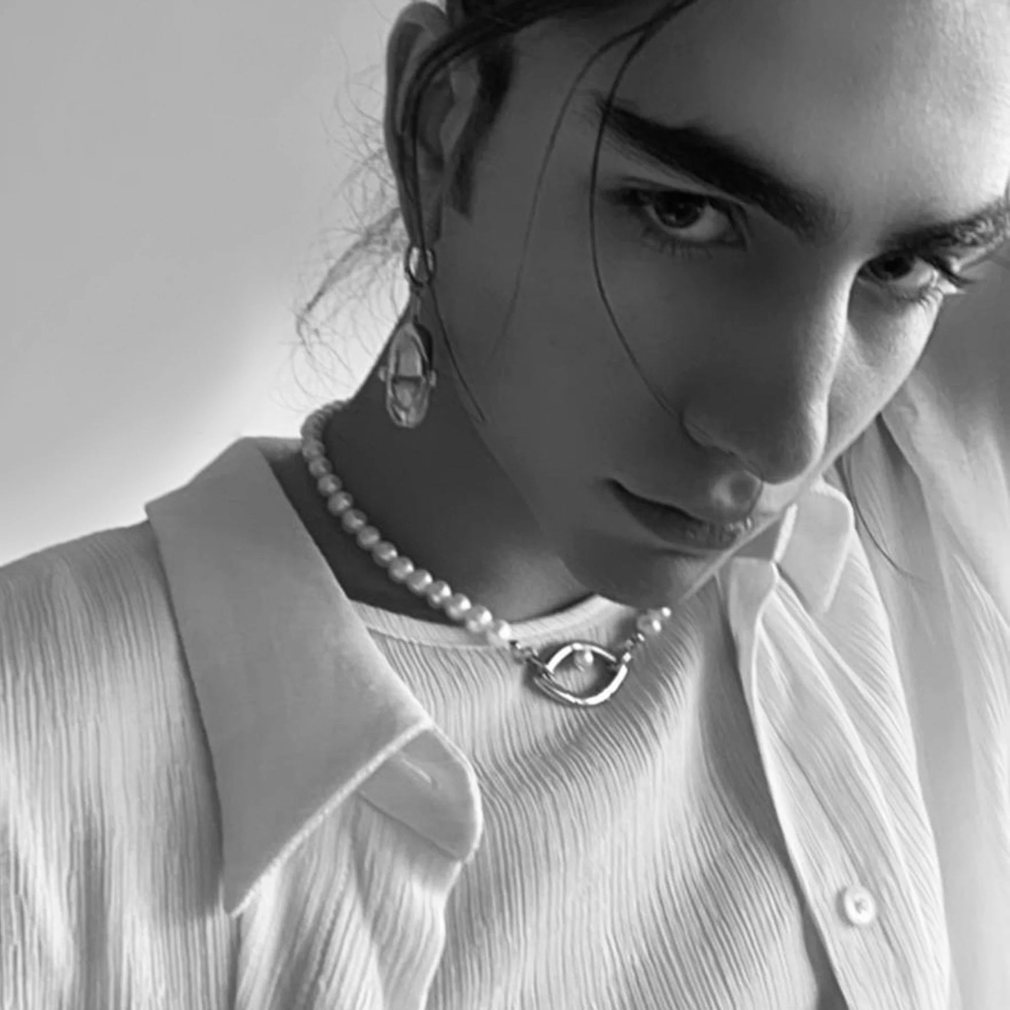 Eye Opener Pearl Necklace | Silver