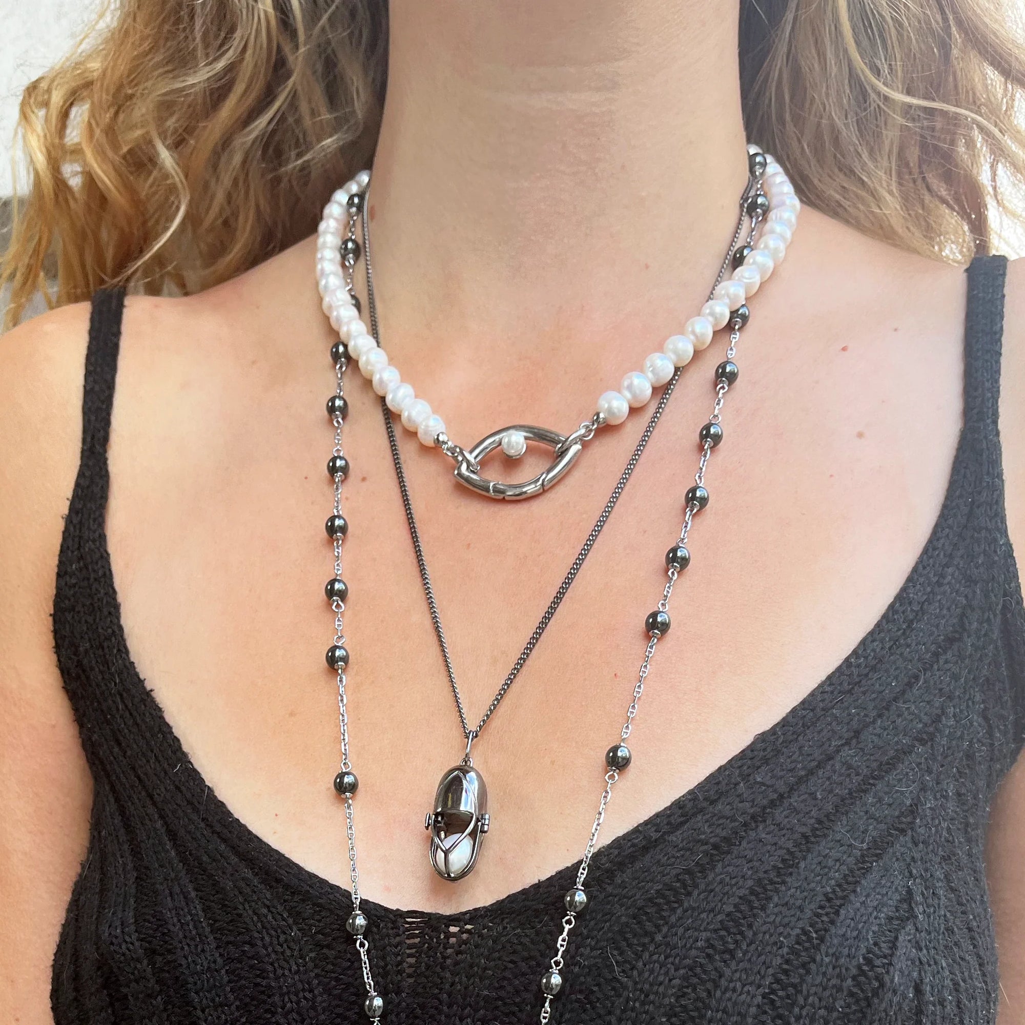 Eye Opener Pearl Necklace | Silver