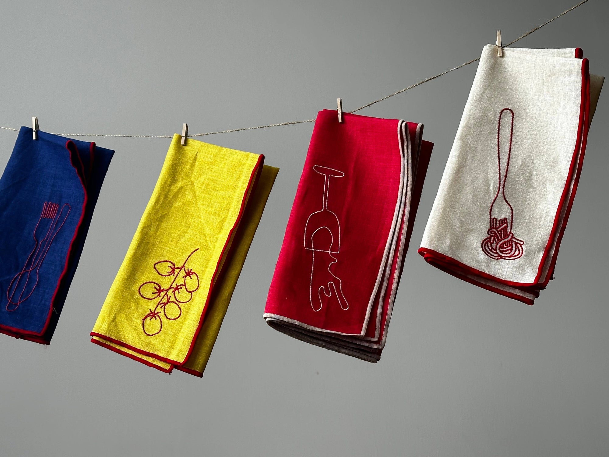 Set of 2 Linen Blend Napkins | Vine Tomatoes