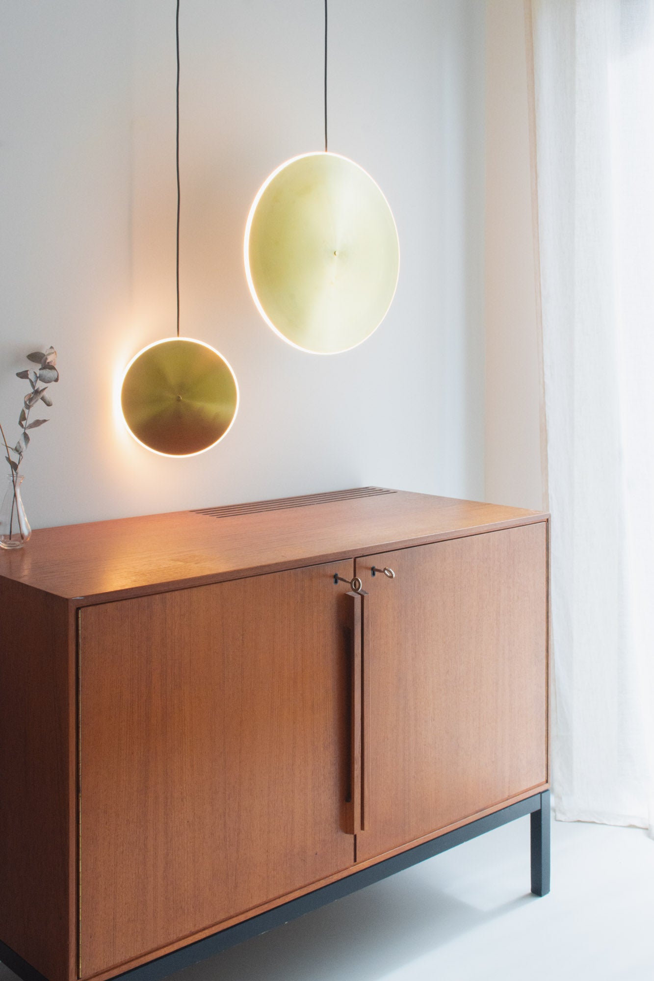 GRAYPANTS Chrona Lights | Dish17v Brass Pendant