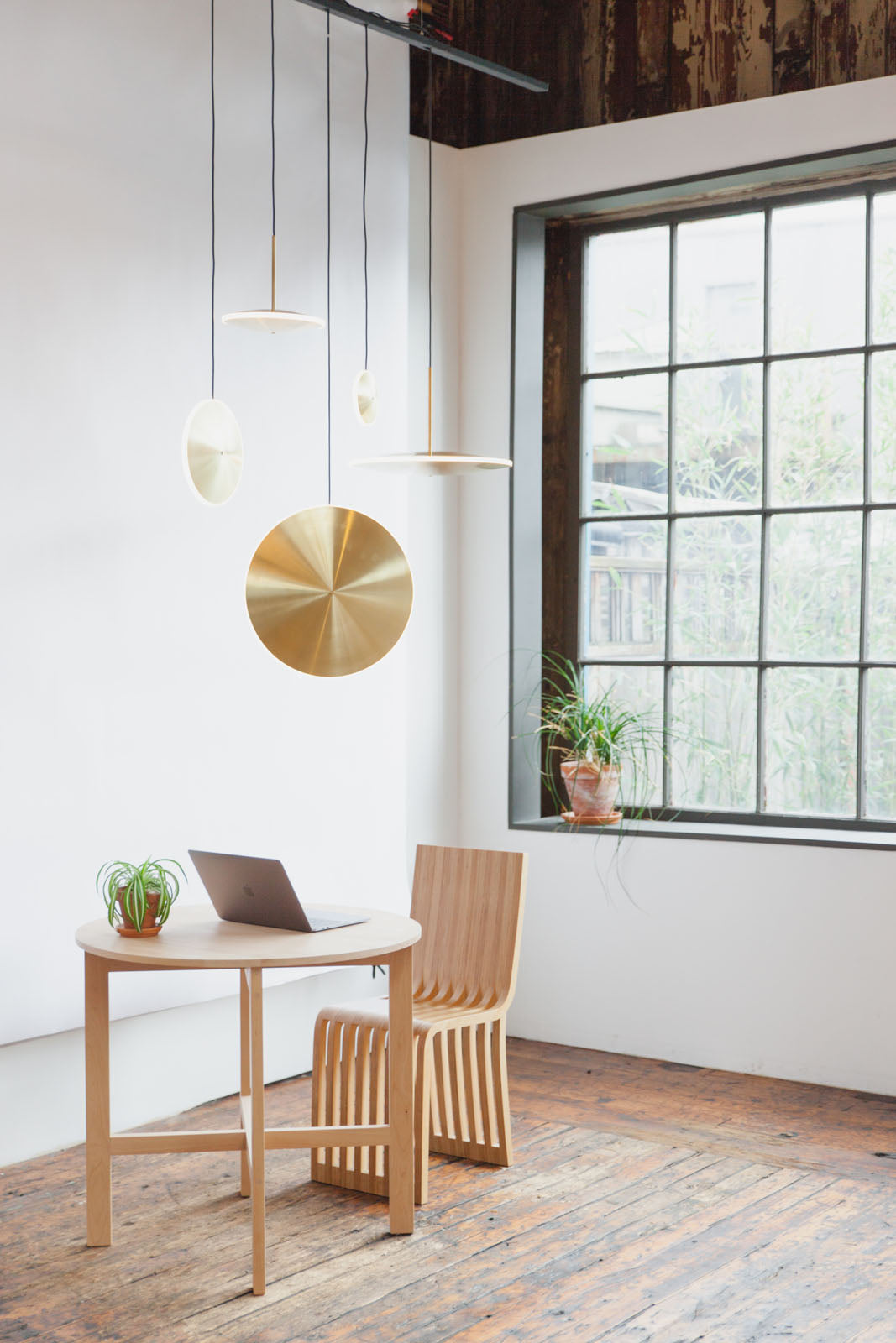 GRAYPANTS Chrona Lights | Dish10v Brass Pendant